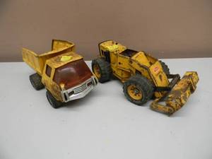 lot 62 image: Vintage - Tonka Dump Truck and Loader set- See Pictures