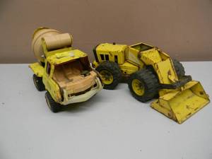 lot 65 image: Vintage - Tonka Loader and Tonka Cement Mixer set - See Pictures