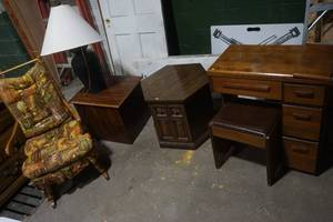 lot 14 image: rocking chair, nightstand, lamp, vintage side table