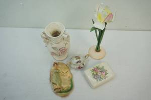 lot 56 image: vintage decor