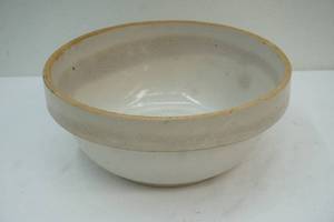 lot 58 image: vintage stone ware bowl