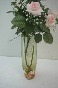 lot 68 image: vase ,flowers
