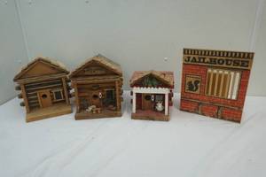 lot 77 image: wood bird house