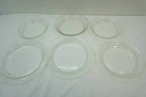 lot 80 image: glass pie plates