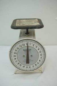 lot 83 image: Hanson scale model 2000