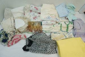 lot 87 image: vintage table cloths