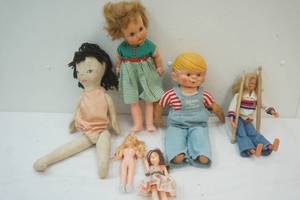 lot 92 image: dolls