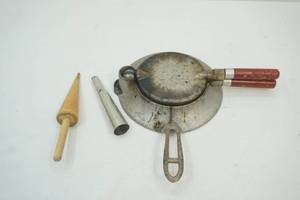 lot 117 image: KrumKake maker
