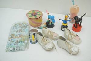 lot 118 image: vintage baby shoes