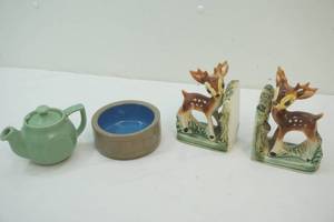lot 122 image: deer bookends,