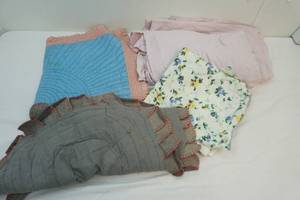 lot 128 image: sheets, vintage wool rug