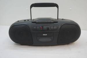 lot 229 image: RCA boom box