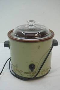 lot 250 image: rival crock pot