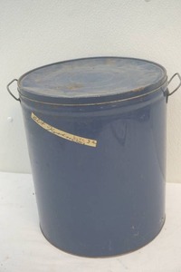 lot 254 image: tin barrel