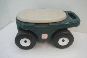 lot 257 image: step 2 garden wagon