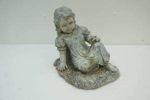 lot 259 image: lawn ornaments