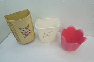 lot 296 image: waste baskets