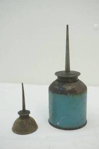 lot 319 image: oil cans