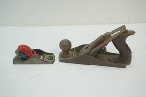 lot 323 image: wood planes