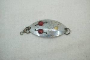 lot 334 image: red eye spinner