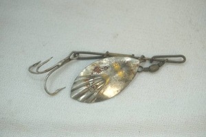 lot 343 image: vintage spinner bait