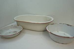 lot 382 image: red and white enamel pans