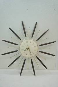 lot 386 image: vintage wall clock