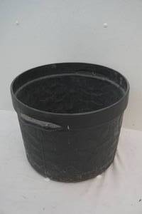 lot 393 image: large planter pot