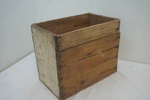 lot 407 image: wood box crate