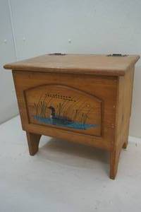 lot 408 image: bench with storage