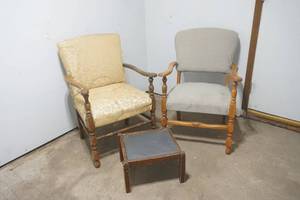 lot 435 image: Antique Chairs