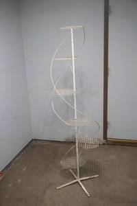 lot 436 image: Metal Plant Holder