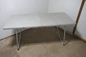 lot 440 image: camp table