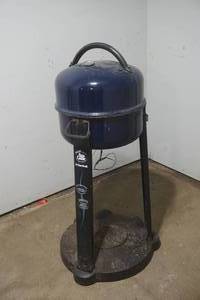 lot 447 image: patio caddie charbroil grill