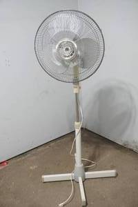 lot 448 image: sun star fan