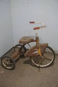 lot 452 image: vintage trike