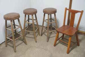 lot 480 image: stools, chair