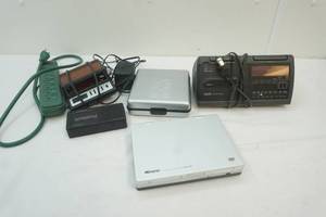 lot 151 image: clock radios