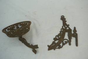 lot 156 image: vintage wall ceiling bracket