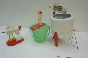 lot 165 image: play kitchen toys