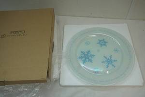 lot 173 image: snowflake plate