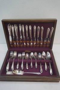 lot 175 image: silverware set, in wood case