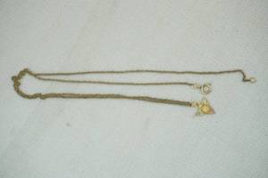 lot 190 image: black hills gold necklace