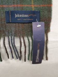 lot 91 image: Johnstons of Elgin 100% Lambs Wool Plaid Scarf&nbspMade In Scotland
