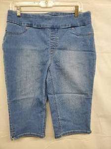 lot 145 image: Lot of 2 Chicos Perfect Stretch Womens Soft Blue Denim Jegging Capri Pants Size 1.5
