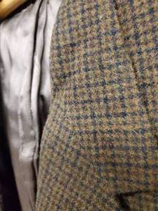 lot 61 image: Bill Blass Menswear 100% Camel Hair Tweed Suit Jacket Size Large