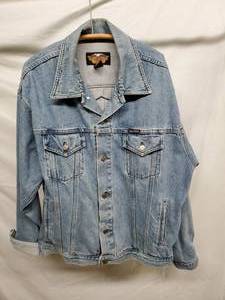lot 26 image: WOW Vintage Harley Davidson An American Legend Blue Jean Jacket XL
