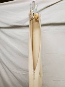 lot 28 image: Armani Collezioni Womens Cream Slacks Size 10