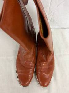 lot 164 image: &nbspVintage 1970s 1980s FRYE Rare Brown Leather Stacked Heel Cowboy Campus Boho Hippie Western Rockabilly Boots Made in USA Size 9 Womens