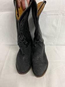 lot 166 image: WOW Flash &amp Genuine&nbspNocona Black Exotic Stingray Leather&nbspMens Cowboy Western Boots With Stacked Heel Size 10 12  D